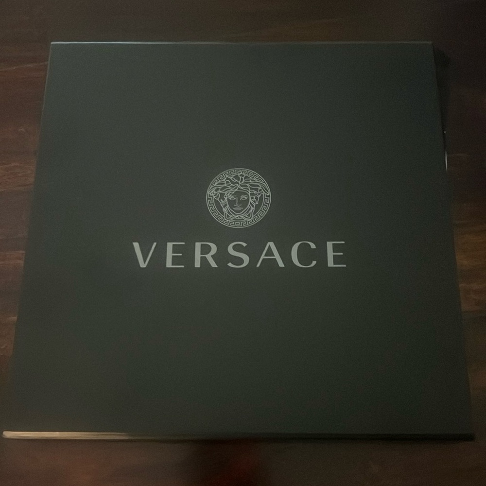 Versace women’s scarf brand new